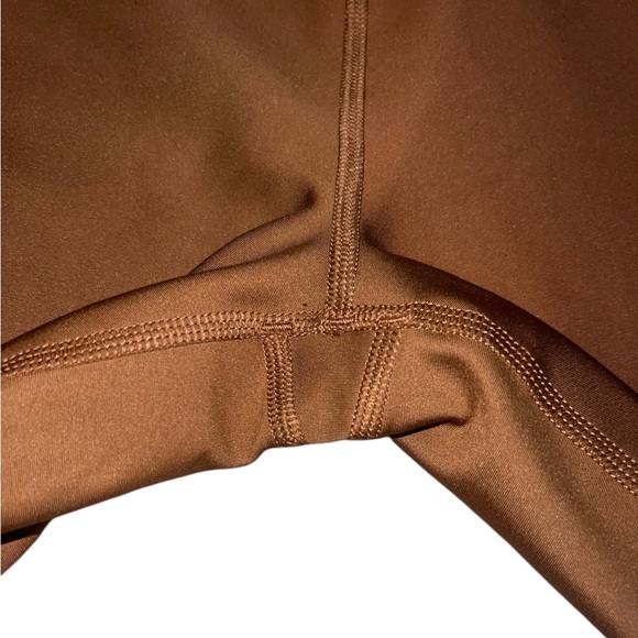 EUC ALO Yoga Airlift High Waist 7/8 Belted Charmer Legging Cinnamon Brown Medium - Picture 5 of 9